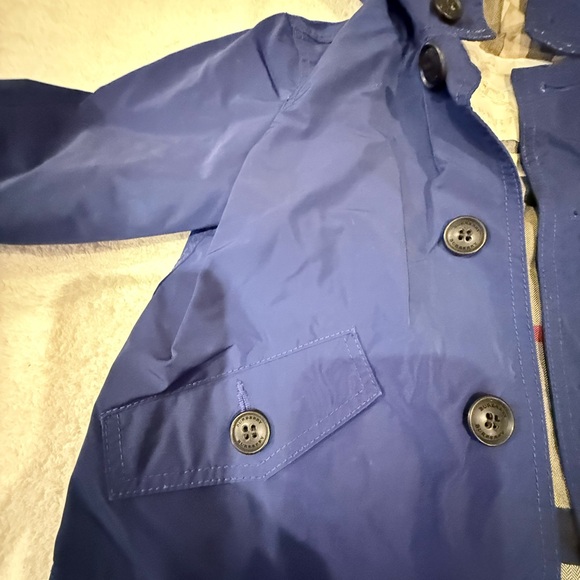 Burberry Kids Blue Raincoat with Hood - Picture 3 of 8